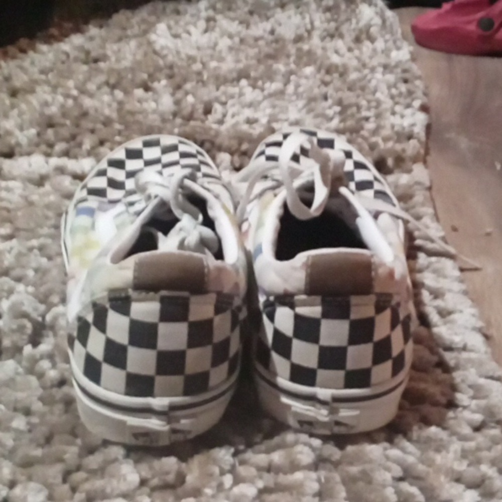 Kids Checkered Sneakers - Picture 3 of 4